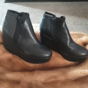 Vera Wang booties